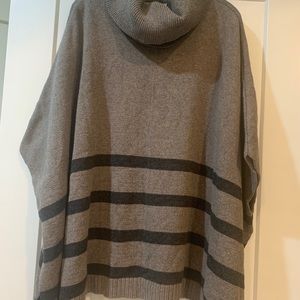 Banana Republic Poncho Sweater Large